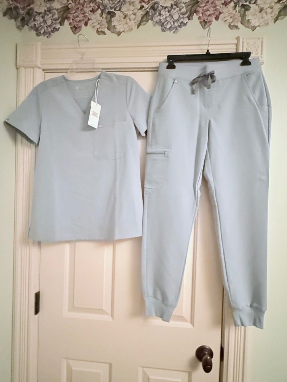 NWT Dusty Blue Catarina One Pocket Scrub& NWOT Dusty Blue Zamora Jogger Pant XSR